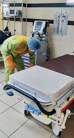 Desinfección en área de Emergencia Hospitalaria